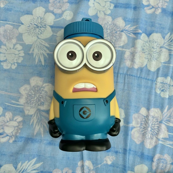 Universal Studios Despicable Me: Minion Mayhem Dave Souvenir Sippy Cup - Picture 1 of 5